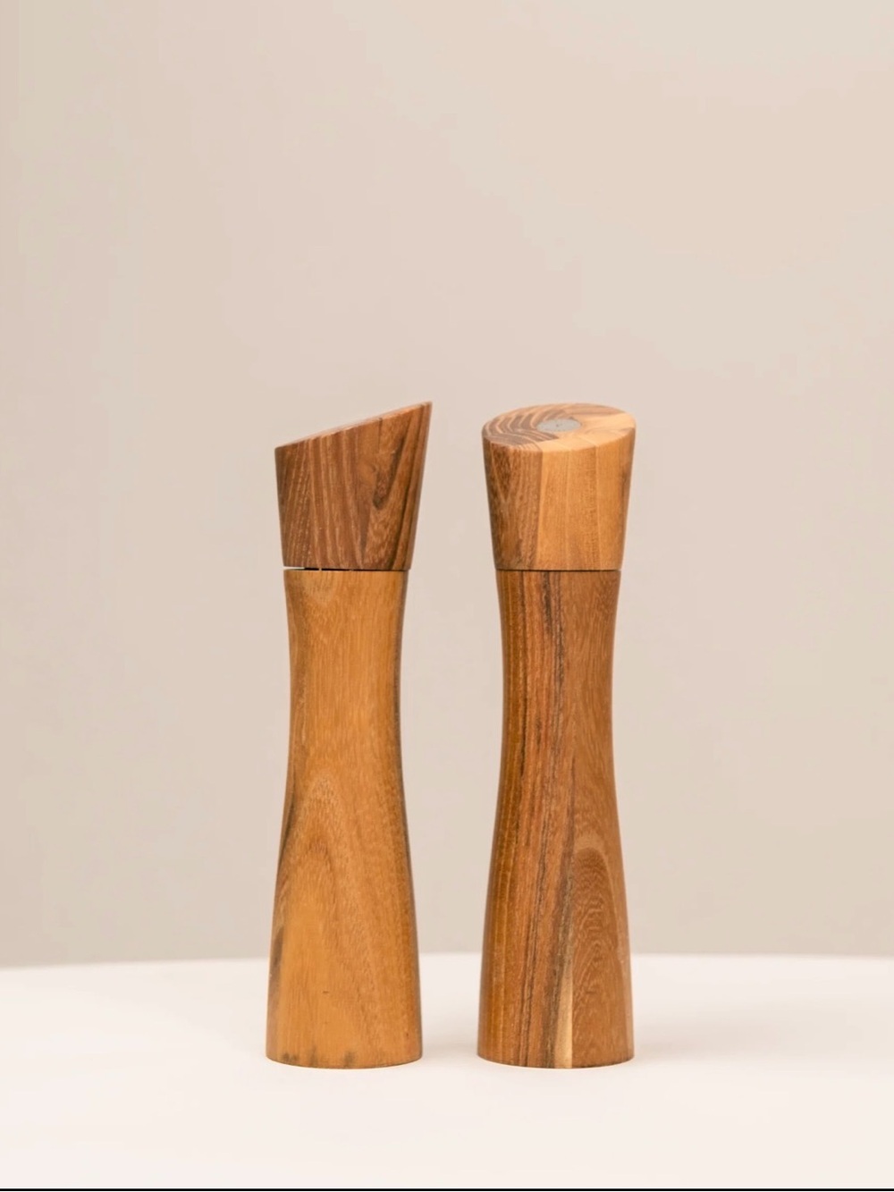 Moelle Teakwood Salt and Pepper Grinder Set NWT